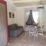 Κατάλυμα σε φάρμα Gens Camuria *