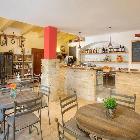 Gens Camuria Camerano